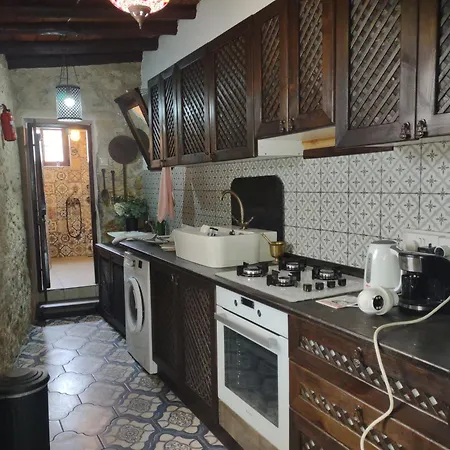 The Little Stone House -kucuk Ev - *