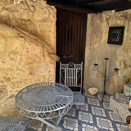 Casa de Férias The Little Stone House -kucuk Ev - *