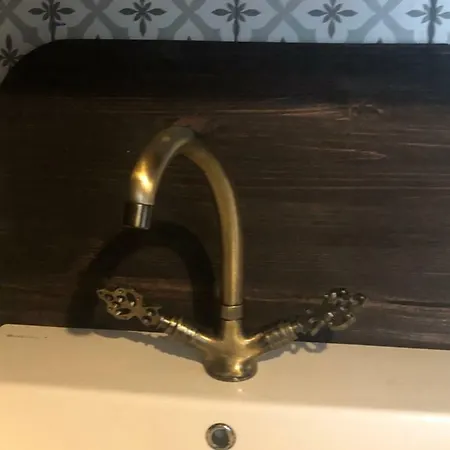 The Little Stone House -kucuk Ev - *