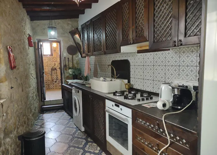 The Little Stone House -kucuk Ev - *