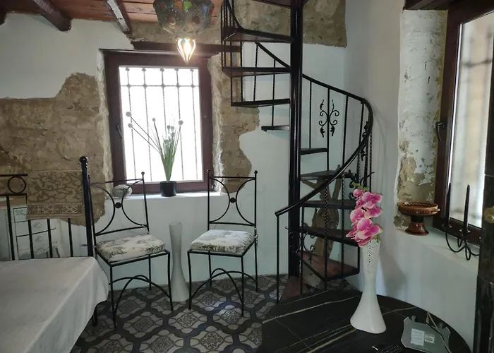 The Little Stone House -kucuk Ev -