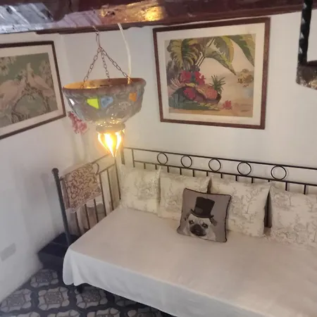 펜션 The Little Stone House -kucuk Ev - 키레니아